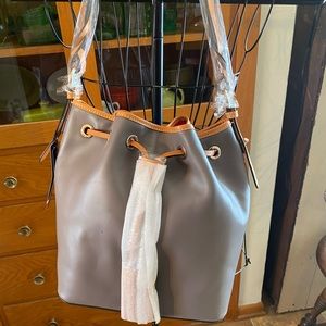Gorgeous Dooney & Bourke Bucket Bag in Taupe